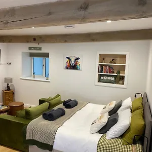  Apartment Ewe